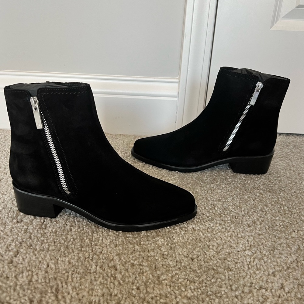 Aquatalia suede weatherproof booties size 5 NWT